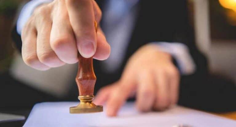 Come diventare notaio: studi, tempistiche, guida 2025