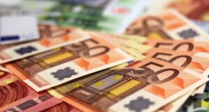 Inflazione +10,7%