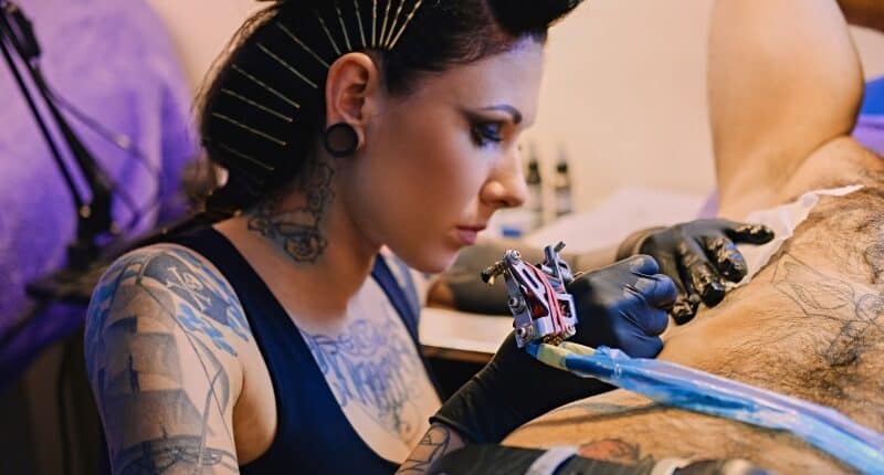 aprire studio di tatuaggi