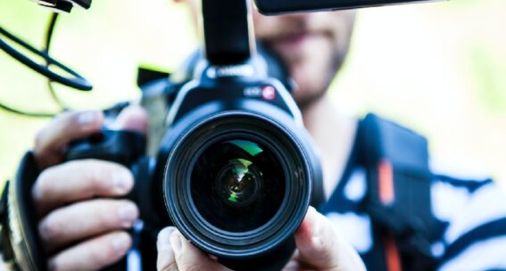 Su OnlyFans guadagni da capogiro, scattano i controlli fiscali dell’Agenzia delle Entrate: chi rischia