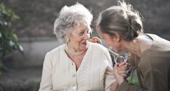 Opzione Donna: requisiti e Novità. Quanto si perde di pensione?