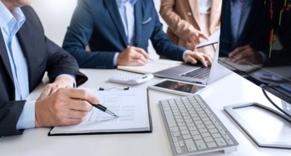 Ripartire gli utili in uno studio commercialista. Equo ed eguale, facciamo tutti felici?