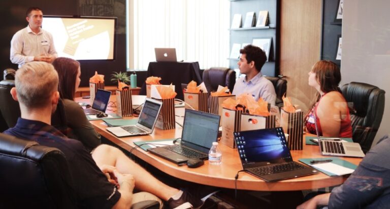 Falso in bilancio quando scatta il reato e qual è la prescrizione