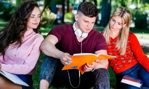 Carta della cultura giovani e carta del merito per diplomati: come ottenere il contributo totale di 1.000 euro