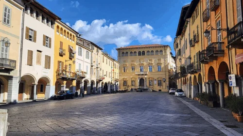 biella palazzo piazza cisterna provincia risparmio italia
