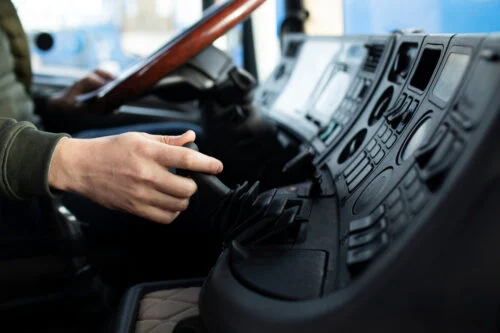 Bonus patente autotrasporto 2025, fino a 2.500 euro: come richiederlo