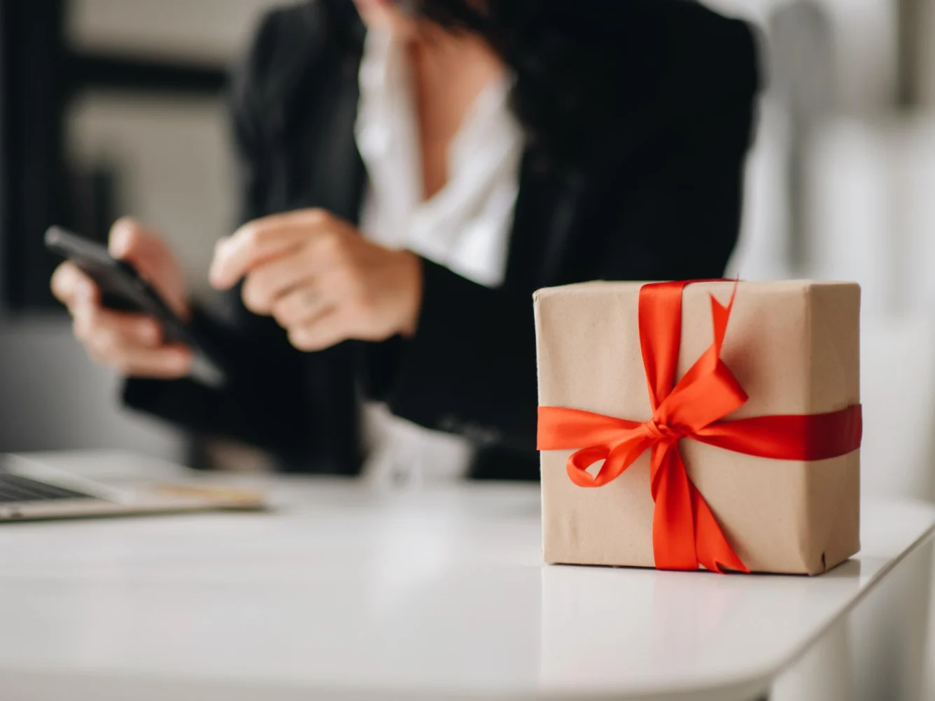 Deducibilità e detraibilità regali aziendali