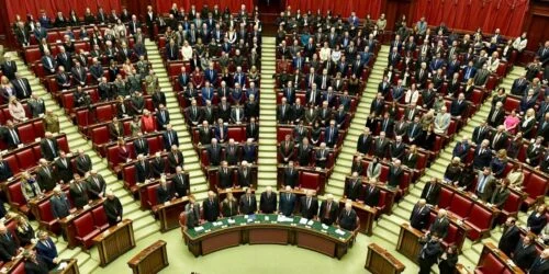 Decreto milleproroghe 2026 approvato dal Parlamento