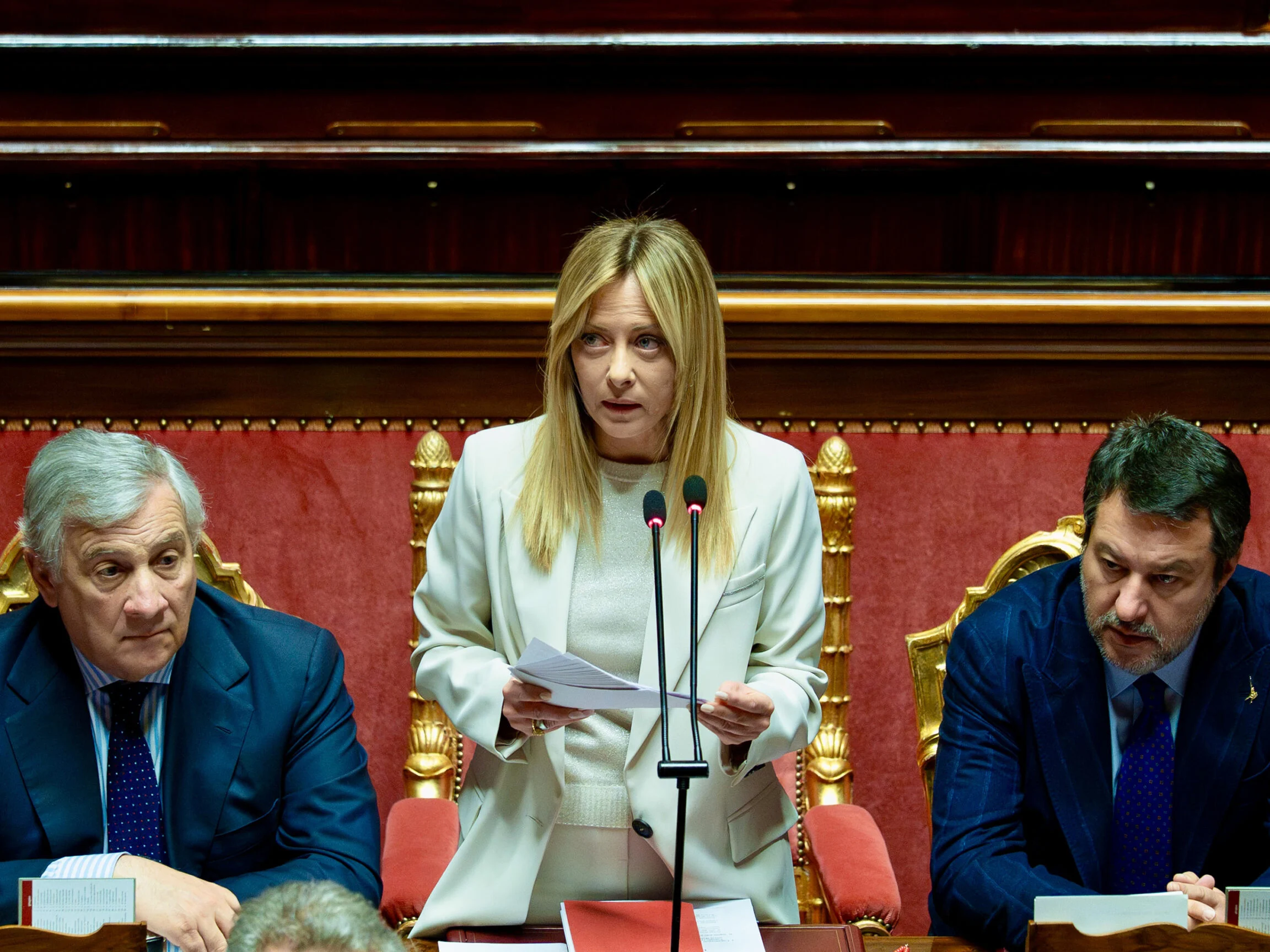 Meloni in Parlamento prima del Consiglio europeo presenta il piano contro il caro energia