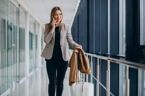 Diritto a restare, bonus da 200 euro per under 35 e agevolazioni per startup e imprese: la proposta del PD