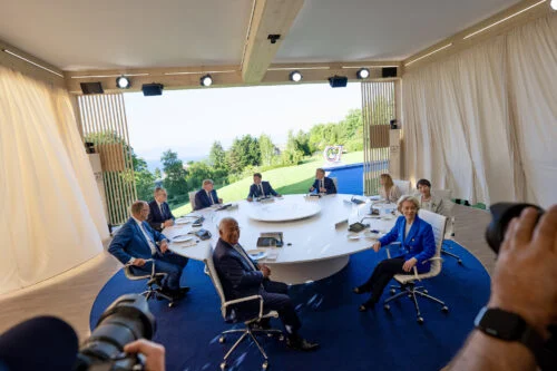 Meloni incontra Trump al G7 di Evian