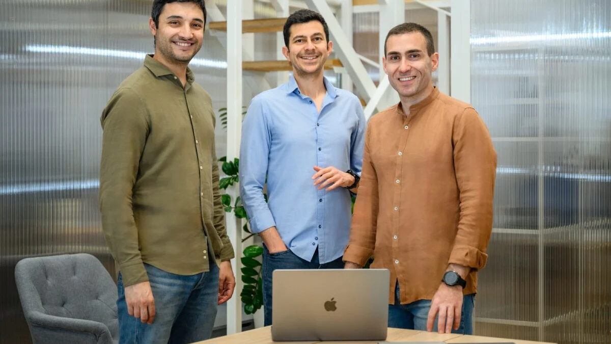 Mattia Montepara, Lorenzo Liguori e Dario Prencipe, co-founder di Sibill